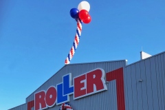 großes Ballontor mit Riesenballons bei Roller