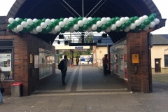 Klassische Ballongirlande S-Bahnhof Pinneberg