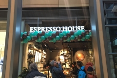 Regelmäßige Ballongirlande Espresso House